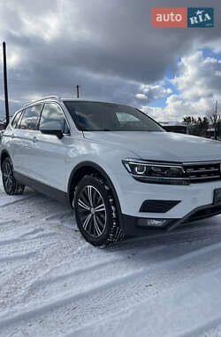 Внедорожник / Кроссовер Volkswagen Tiguan 2019 в Киеве