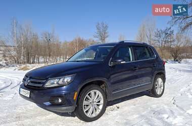 Внедорожник / Кроссовер Volkswagen Tiguan 2015 в Ворзеле