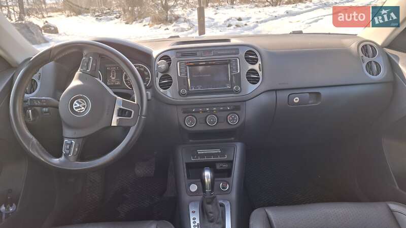 Внедорожник / Кроссовер Volkswagen Tiguan 2015 в Ворзеле