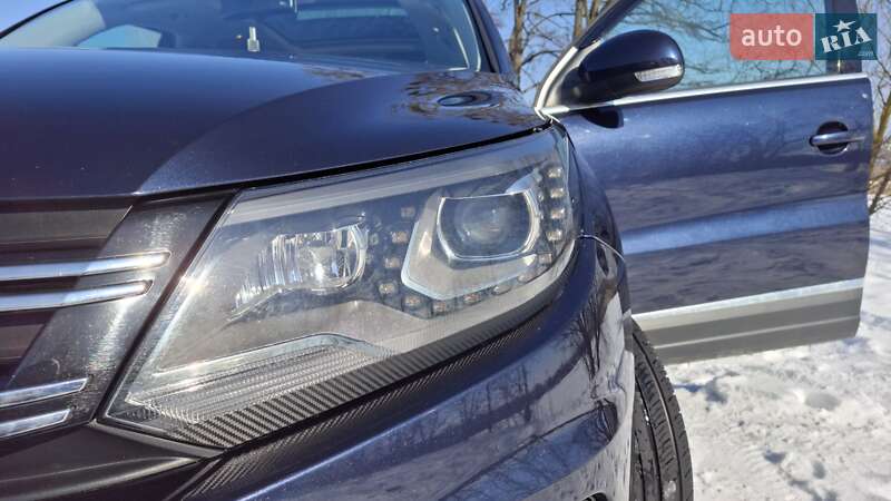 Внедорожник / Кроссовер Volkswagen Tiguan 2015 в Ворзеле
