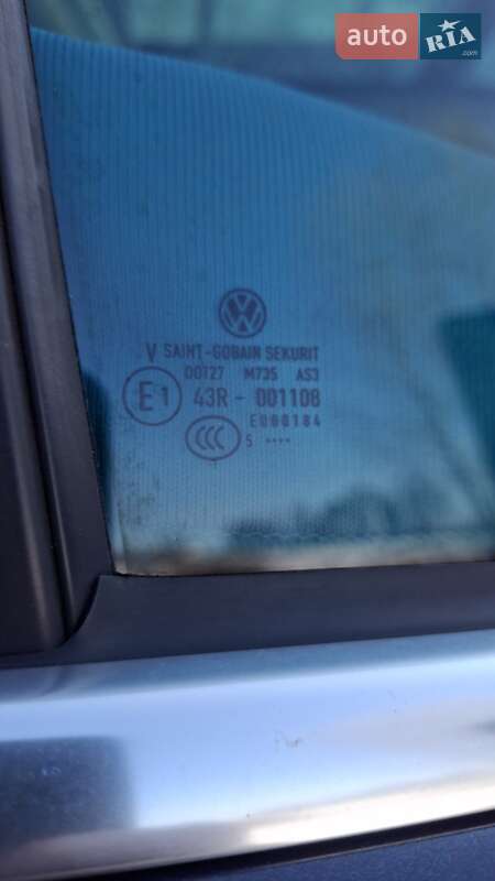 Внедорожник / Кроссовер Volkswagen Tiguan 2015 в Ворзеле