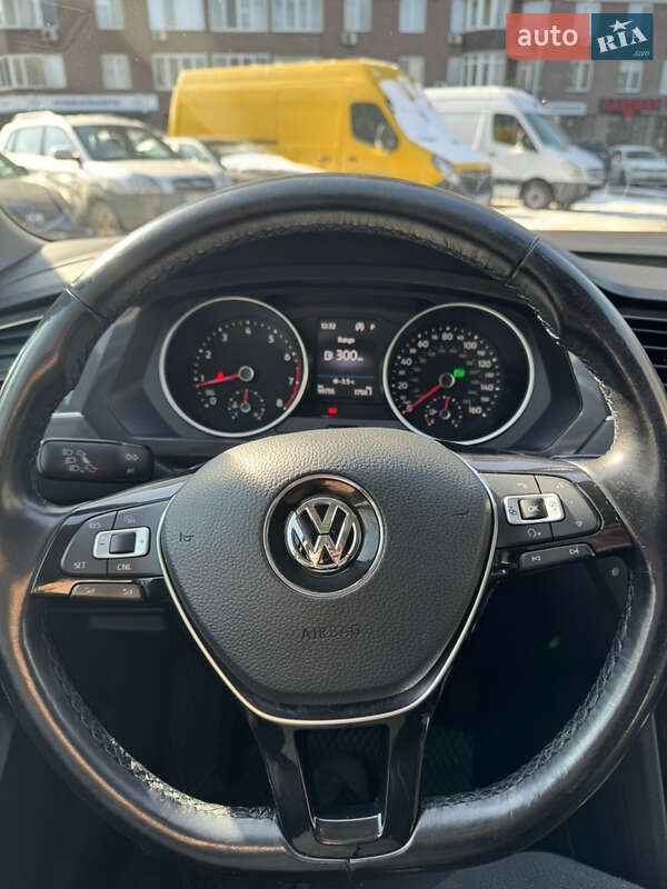 Внедорожник / Кроссовер Volkswagen Tiguan 2017 в Киеве фото 8 Внедорожник / Кроссовер Volkswagen Tiguan 2017 в Киеве