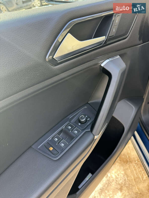 Внедорожник / Кроссовер Volkswagen Tiguan 2017 в Киеве фото 16 Внедорожник / Кроссовер Volkswagen Tiguan 2017 в Киеве