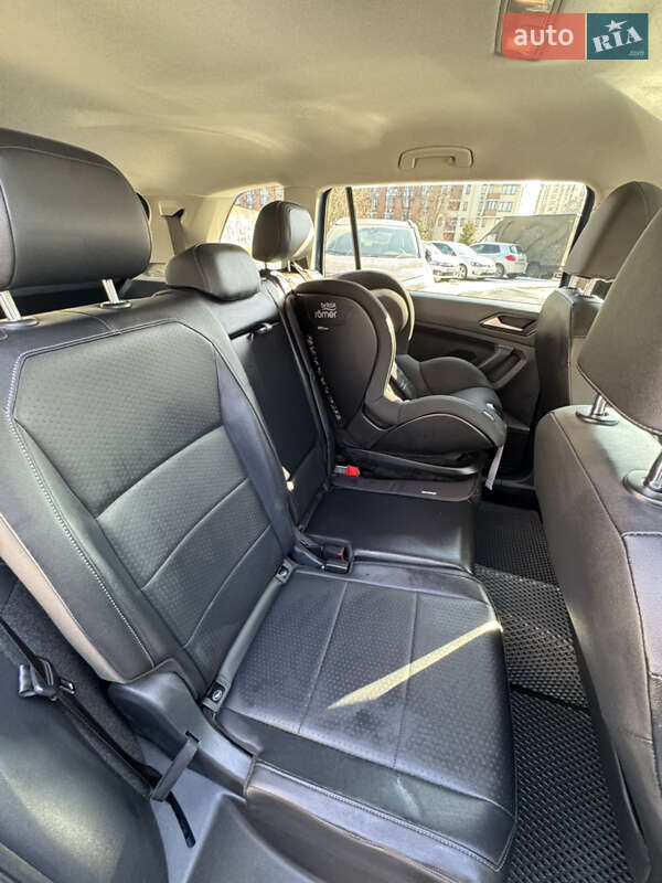 Внедорожник / Кроссовер Volkswagen Tiguan 2017 в Киеве фото 21 Внедорожник / Кроссовер Volkswagen Tiguan 2017 в Киеве