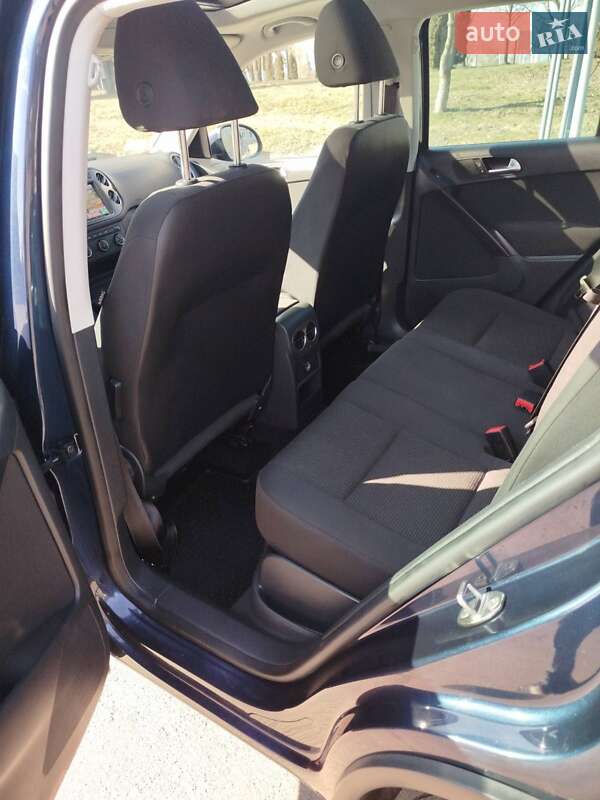 Внедорожник / Кроссовер Volkswagen Tiguan 2013 в Дубно