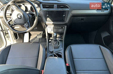 Внедорожник / Кроссовер Volkswagen Tiguan 2018 в 