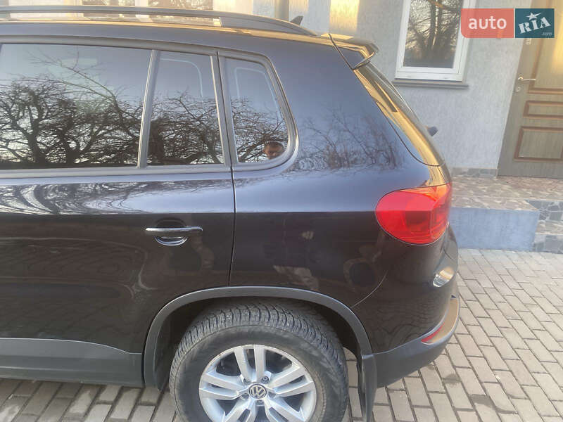 Внедорожник / Кроссовер Volkswagen Tiguan 2015 в Ровно