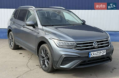 Внедорожник / Кроссовер Volkswagen Tiguan 2021 в Киеве