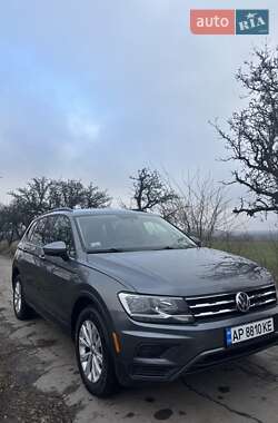 Внедорожник / Кроссовер Volkswagen Tiguan 2019 в 