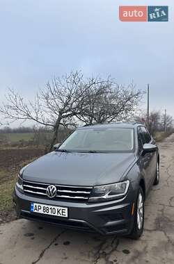 Внедорожник / Кроссовер Volkswagen Tiguan 2019 в 