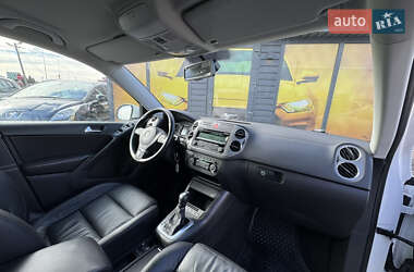 Внедорожник / Кроссовер Volkswagen Tiguan 2010 в 