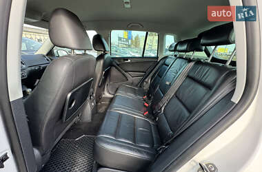Внедорожник / Кроссовер Volkswagen Tiguan 2010 в 