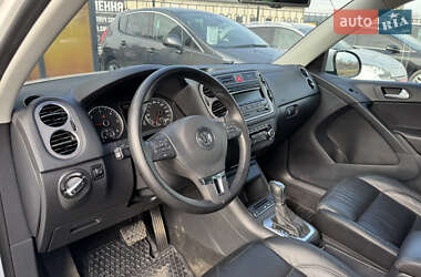 Внедорожник / Кроссовер Volkswagen Tiguan 2010 в 