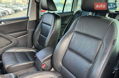 Внедорожник / Кроссовер Volkswagen Tiguan 2010 в 