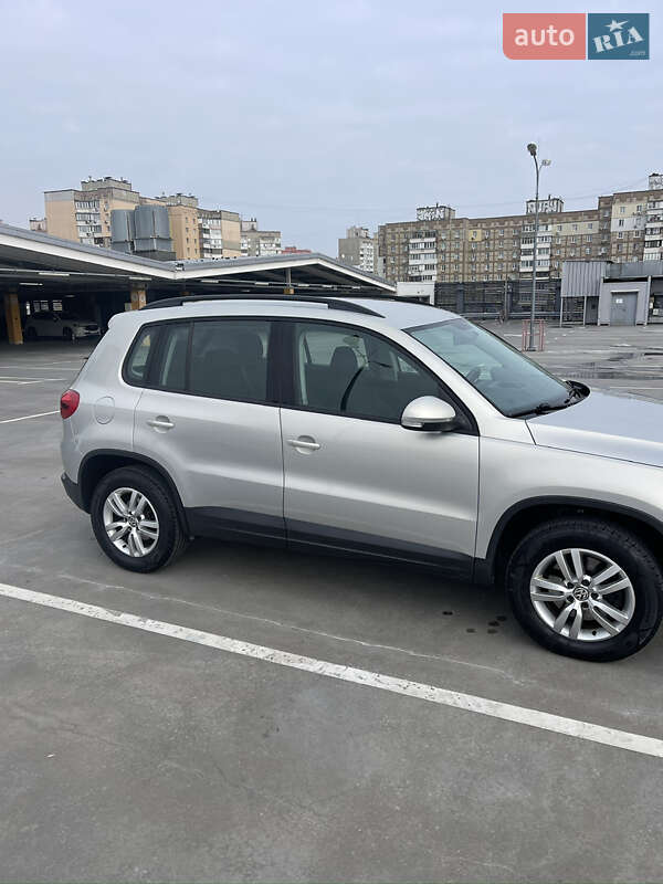 Позашляховик / Кросовер Volkswagen Tiguan 2015 в Києві