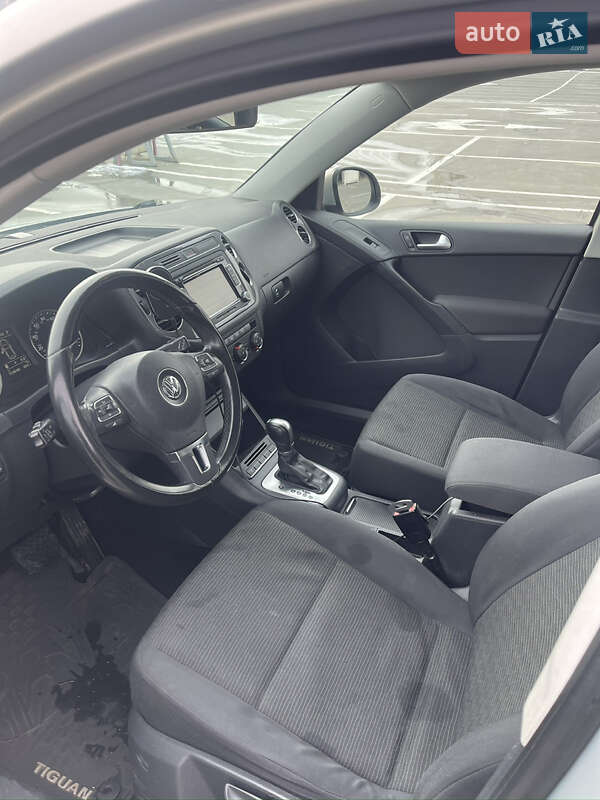 Позашляховик / Кросовер Volkswagen Tiguan 2015 в Києві