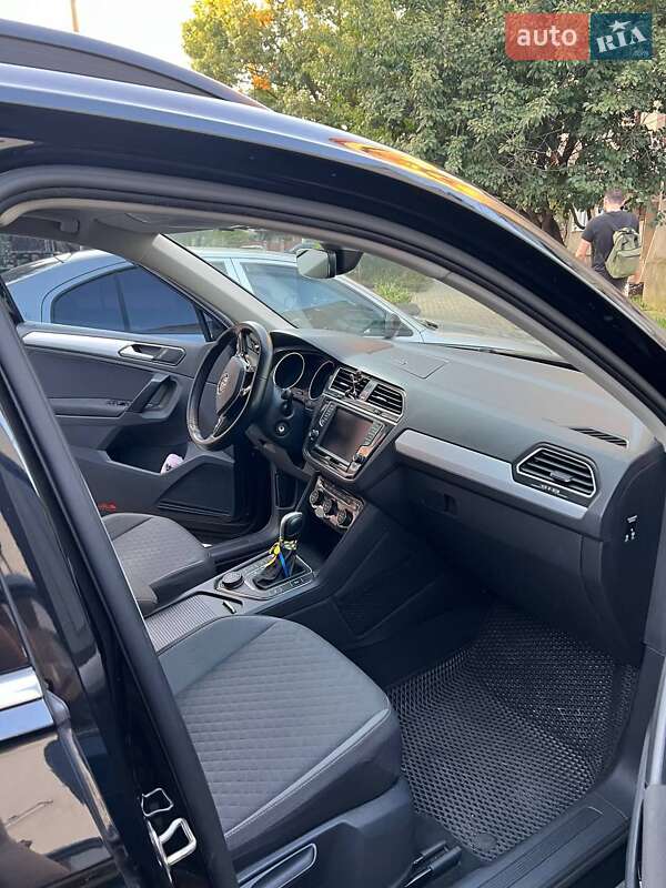 Внедорожник / Кроссовер Volkswagen Tiguan 2016 в Ивано-Франковске фото 22 Внедорожник / Кроссовер Volkswagen Tiguan 2016 в Ивано-Франковске