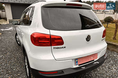 Внедорожник / Кроссовер Volkswagen Tiguan 2015 в Львове