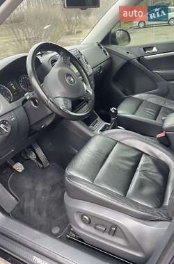 Внедорожник / Кроссовер Volkswagen Tiguan 2012 в 