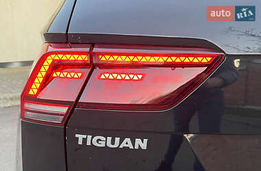 Внедорожник / Кроссовер Volkswagen Tiguan 2017 в 