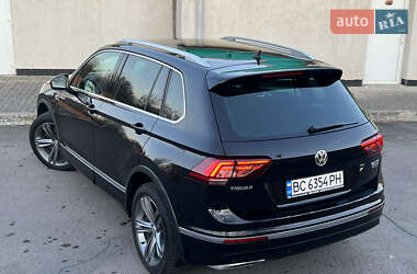 Внедорожник / Кроссовер Volkswagen Tiguan 2017 в 