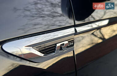 Внедорожник / Кроссовер Volkswagen Tiguan 2017 в 
