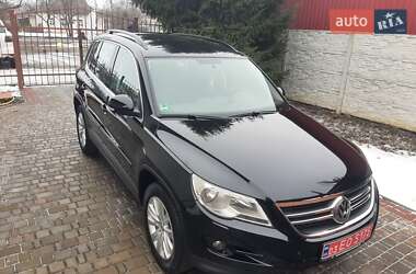 Внедорожник / Кроссовер Volkswagen Tiguan 2010 в Полтаве