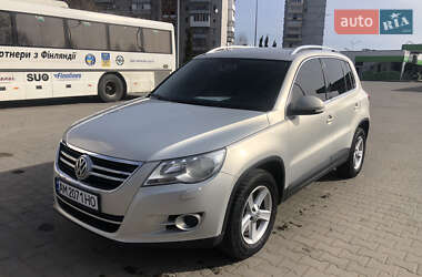 Внедорожник / Кроссовер Volkswagen Tiguan 2010 в Житомире