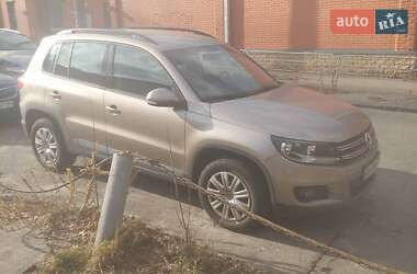 Внедорожник / Кроссовер Volkswagen Tiguan 2015 в Киеве