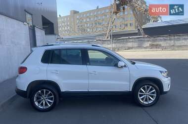 Позашляховик / Кросовер Volkswagen Tiguan 2016 в Києві