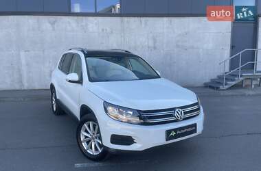 Позашляховик / Кросовер Volkswagen Tiguan 2016 в Києві