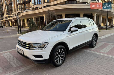 Внедорожник / Кроссовер Volkswagen Tiguan 2019 в Киеве