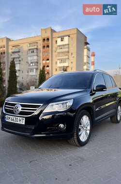 Внедорожник / Кроссовер Volkswagen Tiguan 2011 в Житомире