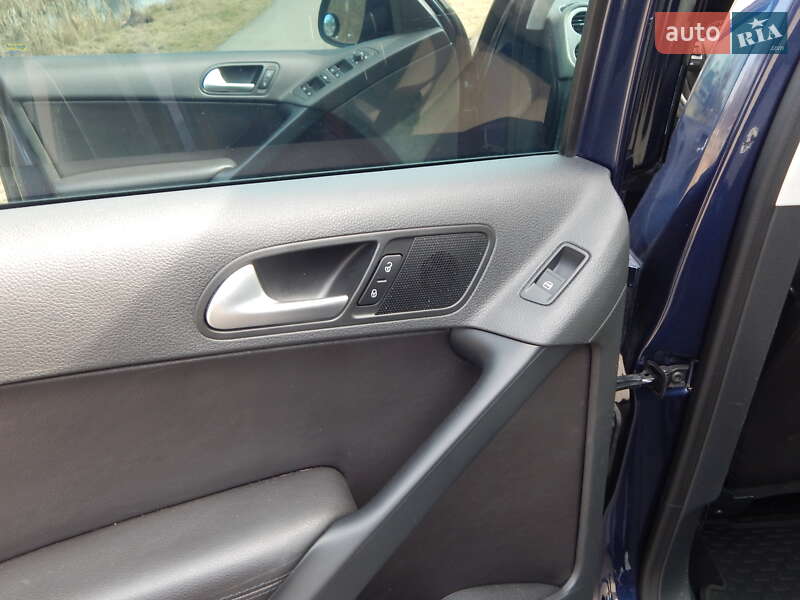 Внедорожник / Кроссовер Volkswagen Tiguan 2015 в Калуше