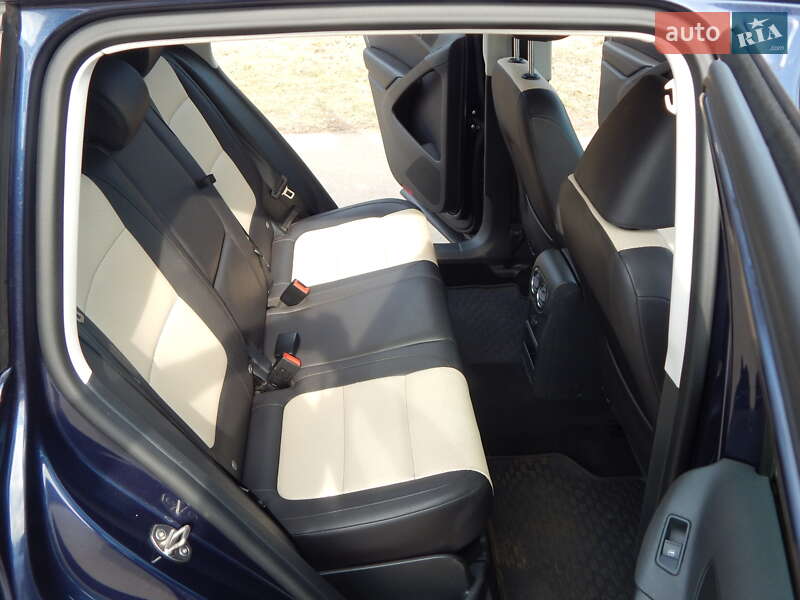 Внедорожник / Кроссовер Volkswagen Tiguan 2015 в Калуше