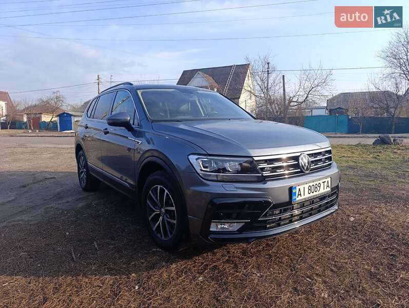 Внедорожник / Кроссовер Volkswagen Tiguan 2018 в 