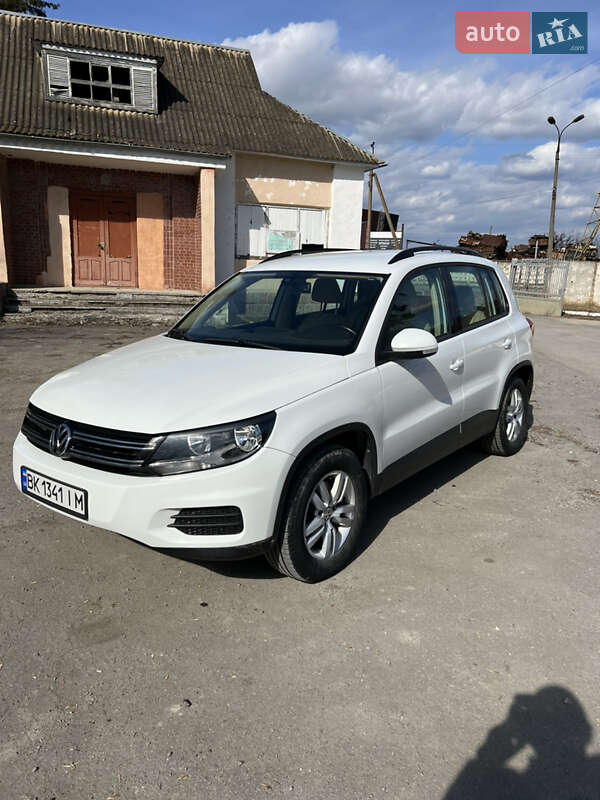 Позашляховик / Кросовер Volkswagen Tiguan 2015 в Ізяславі