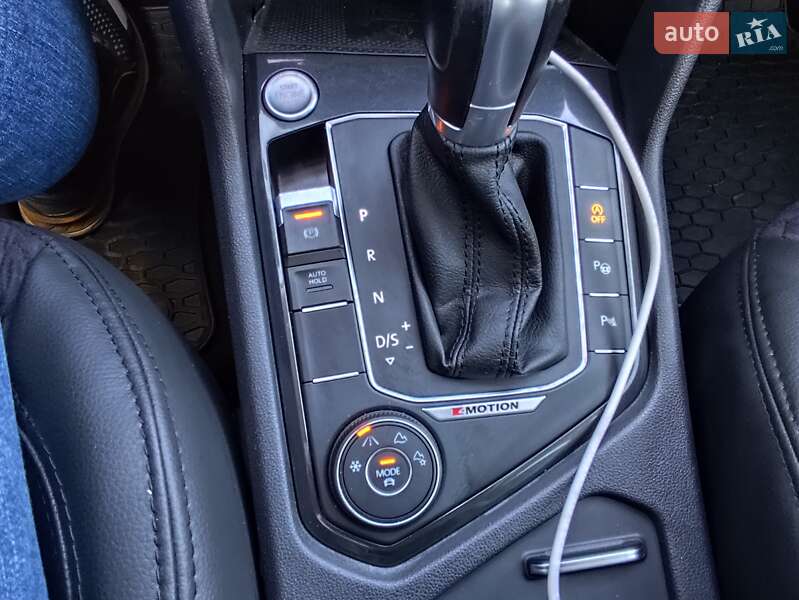 Внедорожник / Кроссовер Volkswagen Tiguan 2018 в Хмельницком