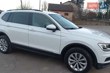 Внедорожник / Кроссовер Volkswagen Tiguan 2018 в 