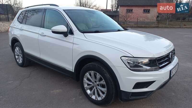 Внедорожник / Кроссовер Volkswagen Tiguan 2018 в 