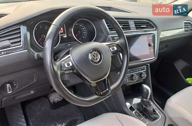 Внедорожник / Кроссовер Volkswagen Tiguan 2018 в 