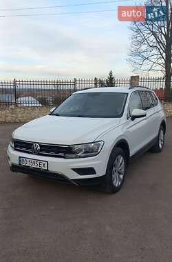 Внедорожник / Кроссовер Volkswagen Tiguan 2018 в 