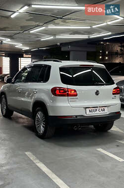 Внедорожник / Кроссовер Volkswagen Tiguan 2015 в 