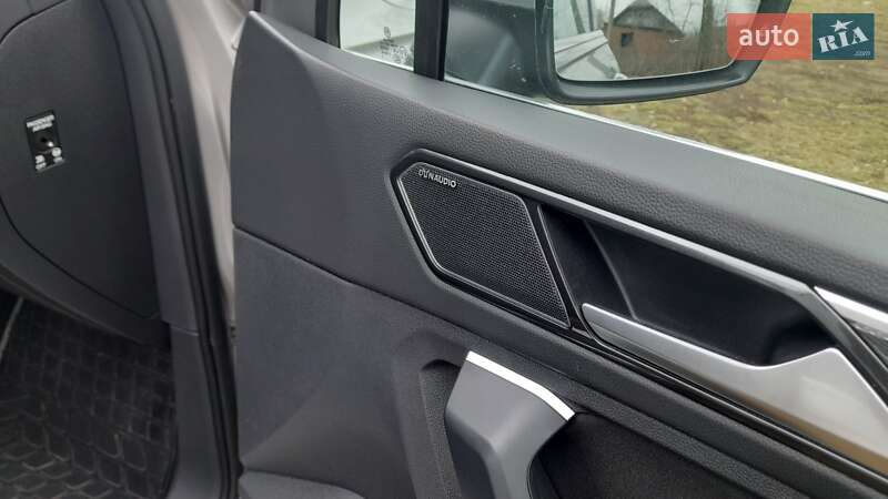 Внедорожник / Кроссовер Volkswagen Tiguan 2016 в Виннице