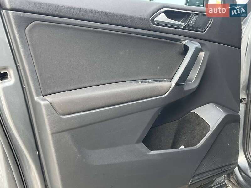 Внедорожник / Кроссовер Volkswagen Tiguan 2018 в Львове