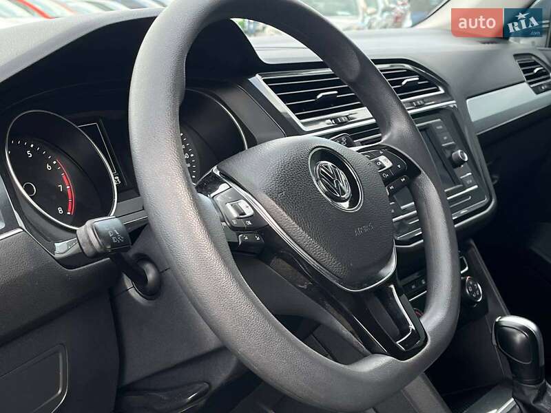 Внедорожник / Кроссовер Volkswagen Tiguan 2018 в Львове