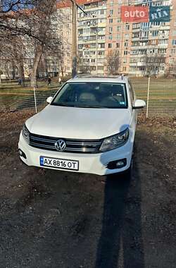 Позашляховик / Кросовер Volkswagen Tiguan 2016 в 