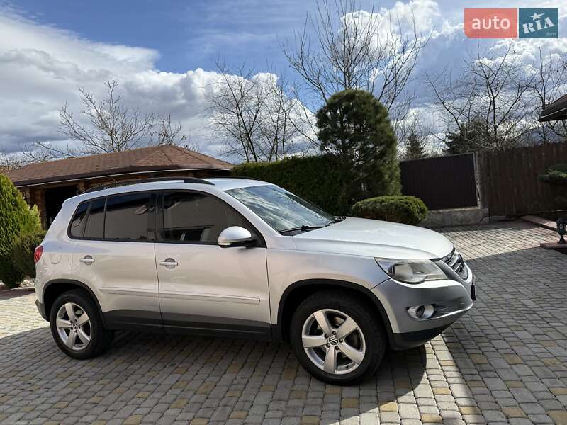 Внедорожник / Кроссовер Volkswagen Tiguan 2009 в Тячеве