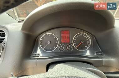 Позашляховик / Кросовер Volkswagen Tiguan 2009 в 