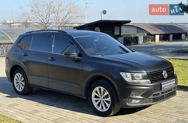 Внедорожник / Кроссовер Volkswagen Tiguan 2019 в 